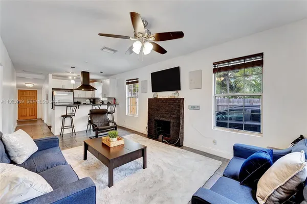 $2,499 | 107 Stirling Road, Dania Beach, FL 33004