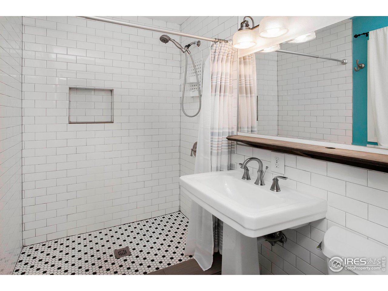 9938 Plateau Road Longmont, CO 80504 - Photo 17 of 40 Gallery Image 17