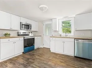 $3,750 | 1082 Greenwich Avenue, Warwick, RI 02886