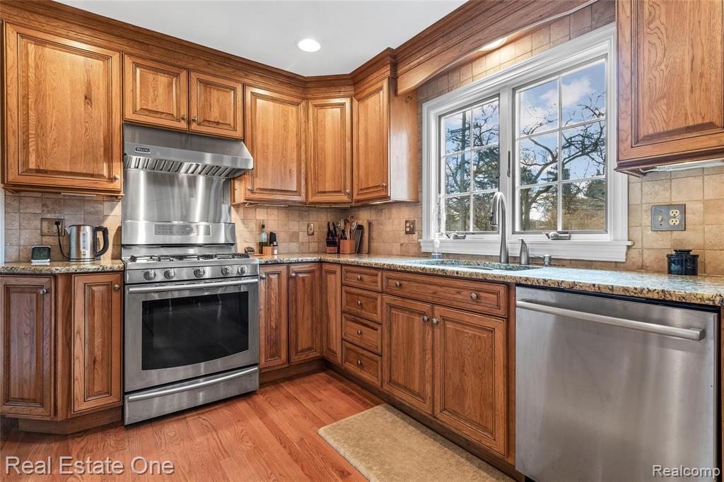 2477 Blockton Road Rochester Hills, MI 48306 - Photo 17 of 26
