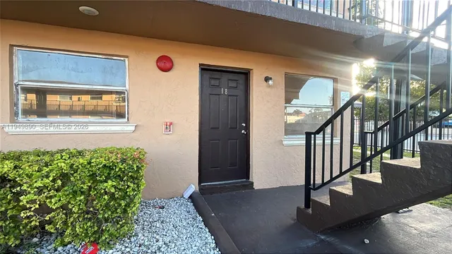 $2,700 | 5461 West 24th Avenue, Unit 18, Hialeah, FL 33016
