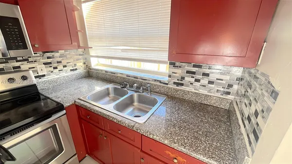 $2,700 | 5461 West 24th Avenue, Unit 18, Hialeah, FL 33016