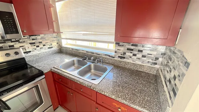 $2,700 | 5461 West 24th Avenue, Unit 18, Hialeah, FL 33016