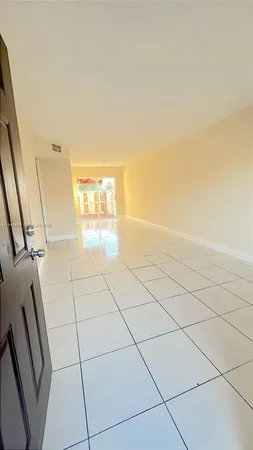 $2,700 | 5461 West 24th Avenue, Unit 18, Hialeah, FL 33016