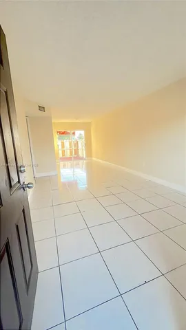 $2,700 | 5461 West 24th Avenue, Unit 18, Hialeah, FL 33016