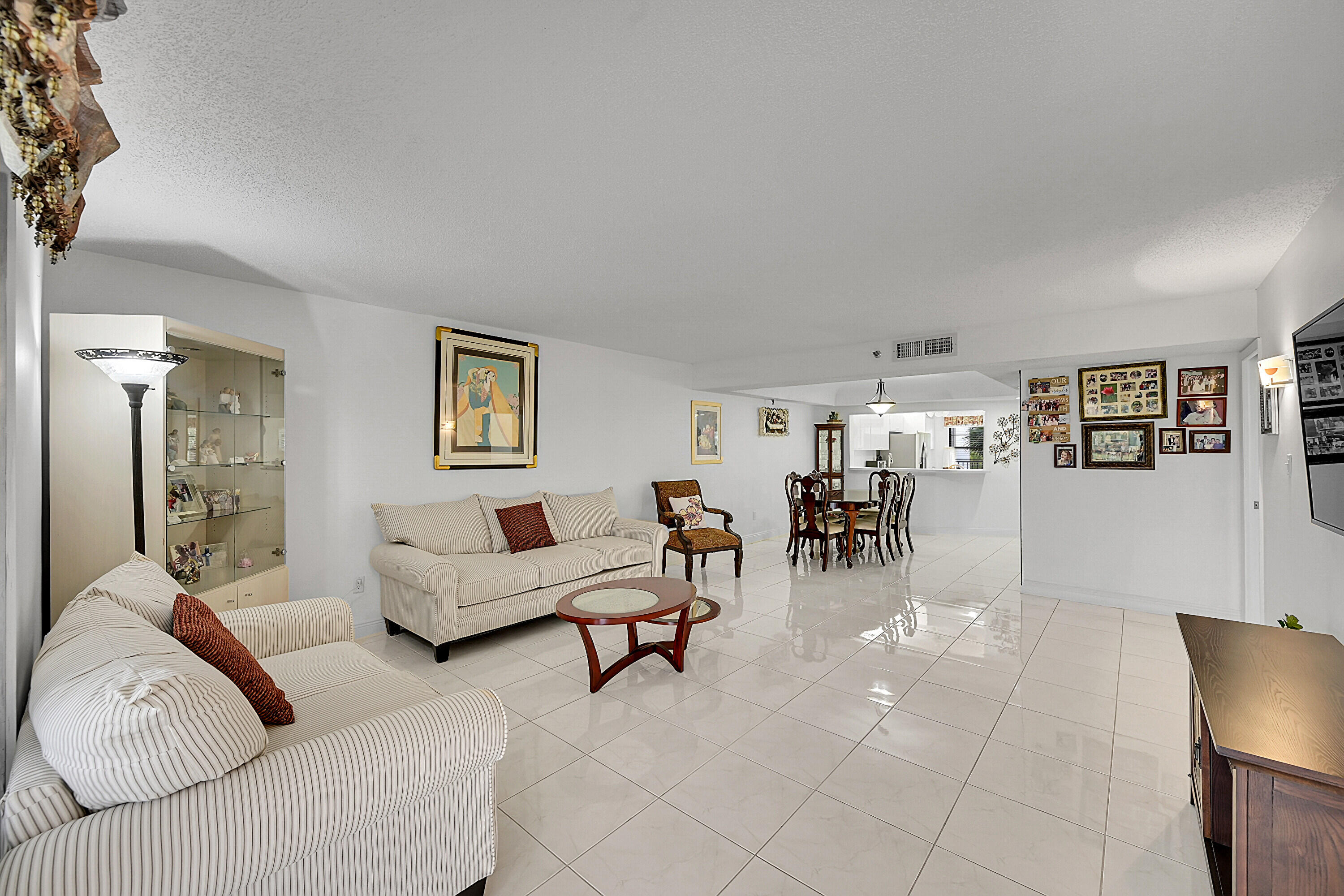 9165 Southwest 14th Street, Unit 1304 Boca Raton, FL 33428 - Photo 12 of 38 Living Room