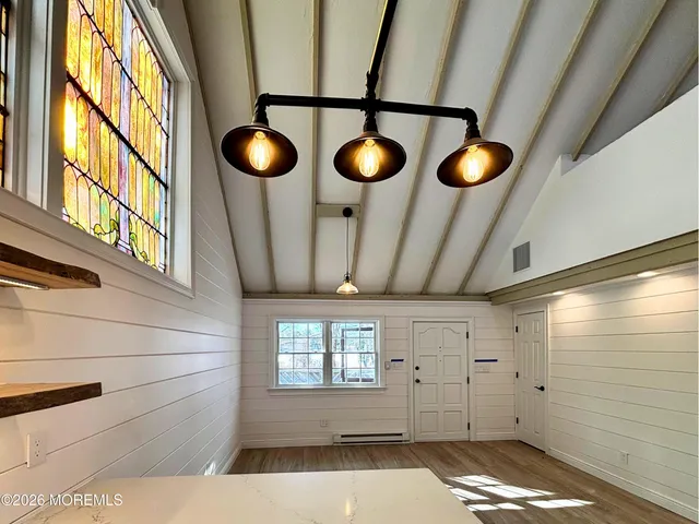 a view of empty room with window