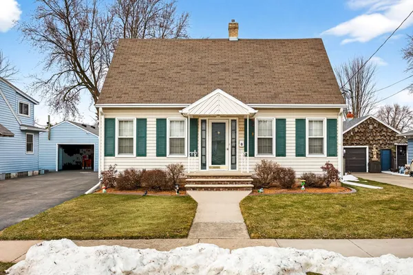 $240,000 | 228 Frederick Street, Menasha, WI 54952