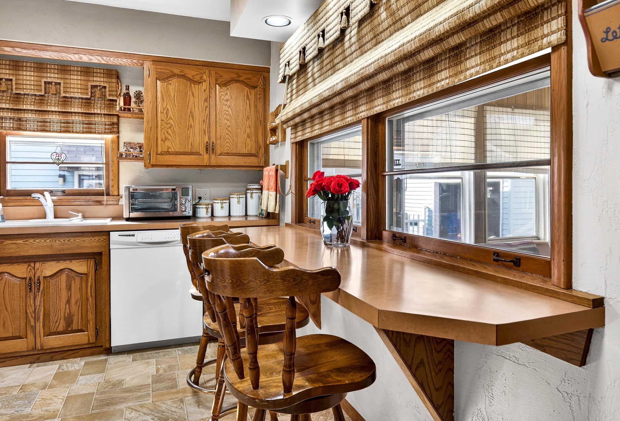 228 Frederick Street Menasha, WI 54952 - Photo 11 of 46