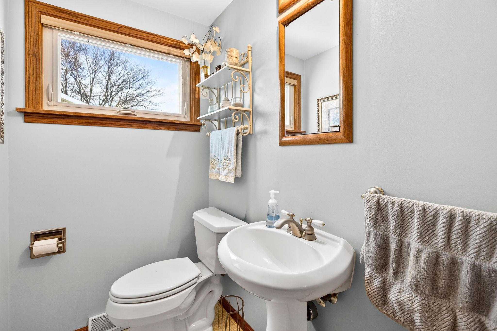 228 Frederick Street Menasha, WI 54952 - Photo 27 of 46