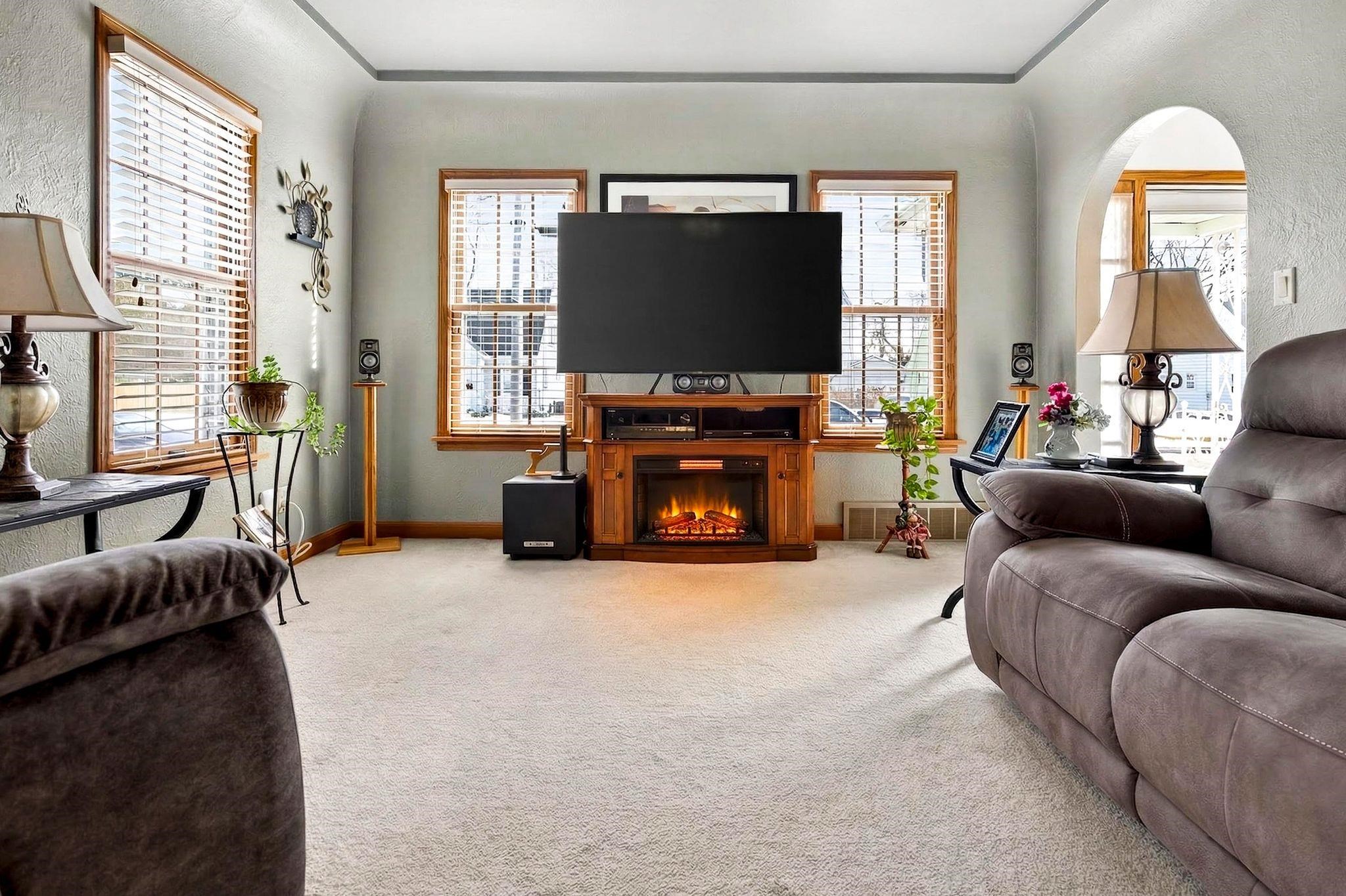 228 Frederick Street Menasha, WI 54952 - Photo 7 of 46