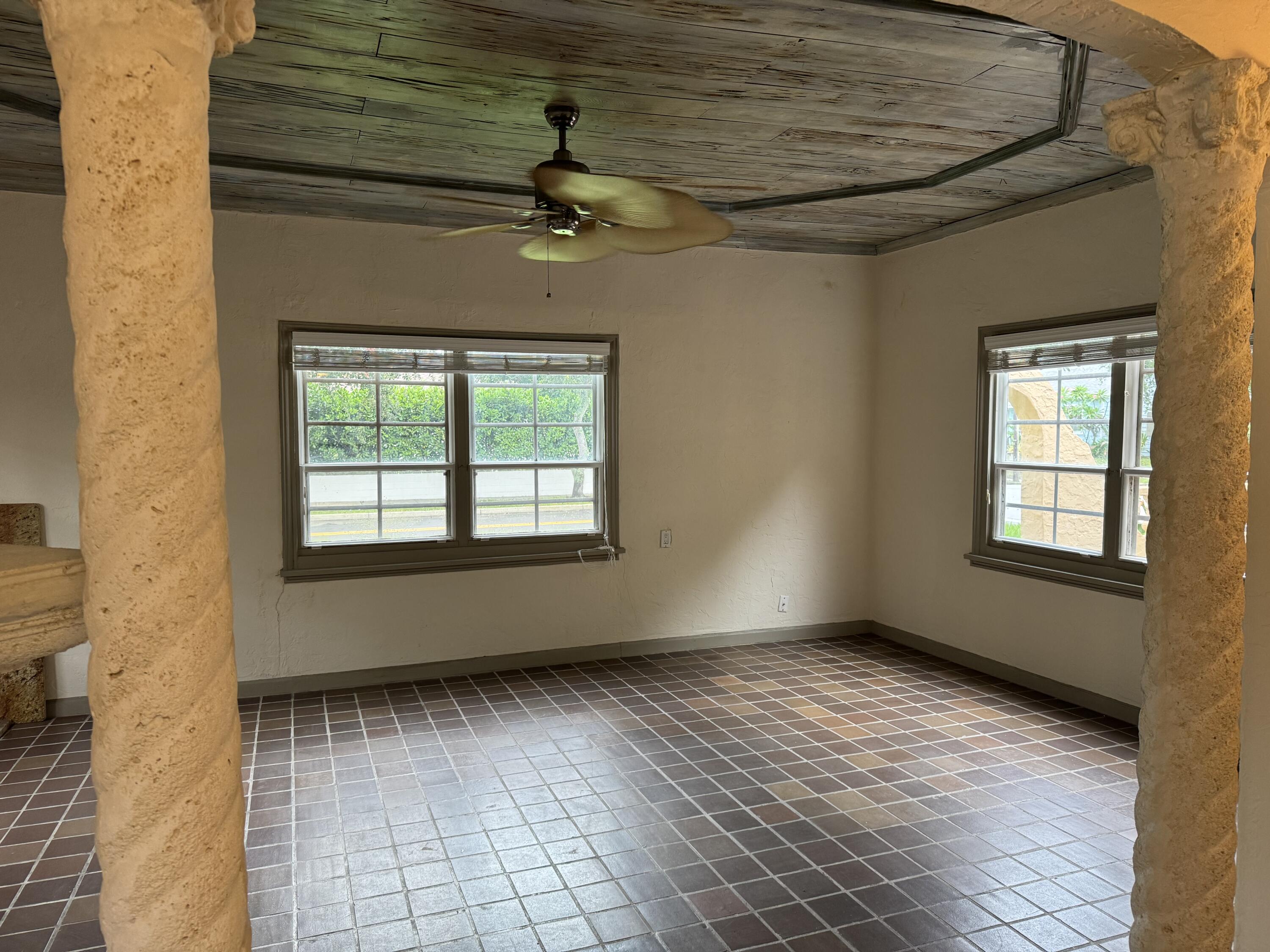 735 Colonial Road West Palm Beach, FL 33405 - Photo 12 of 24 IMG_1848