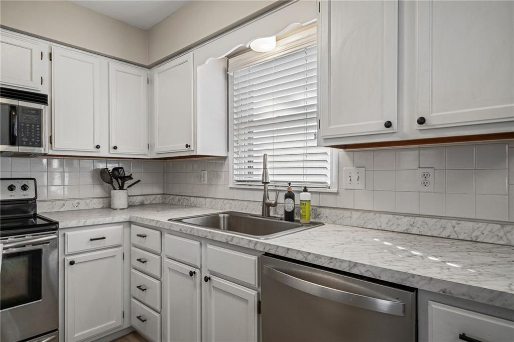 1417 Cedar Street Eudora, KS 66025 - Photo 14 of 47