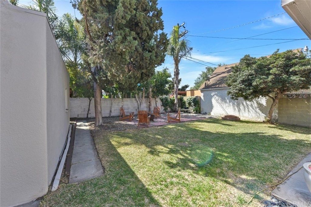 2016 West 78th Street Los Angeles, CA 90047 - Photo 18 of 26