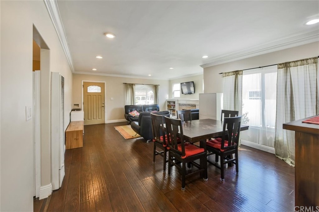 2016 West 78th Street Los Angeles, CA 90047 - Photo 5 of 26