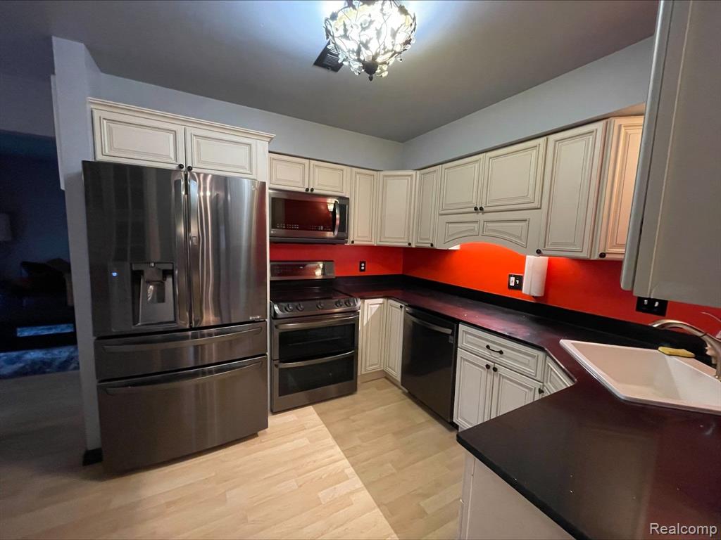 460 Baldwin Avenue, Unit 41 Rochester, MI 48307 - Photo 11 of 17
