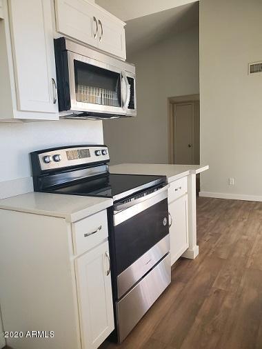 4319 East Carson Road Phoenix, AZ 85042 - Photo 6 of 14 Carson kitchen 3