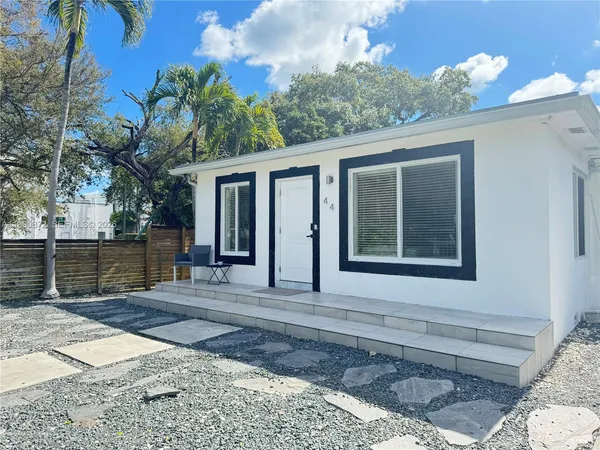$6,000 | 44 Northwest 40th Street, Miami, FL 33127