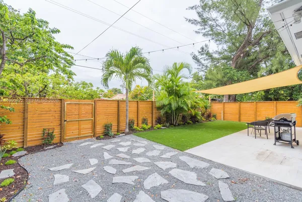 $6,000 | 44 Northwest 40th Street, Miami, FL 33127