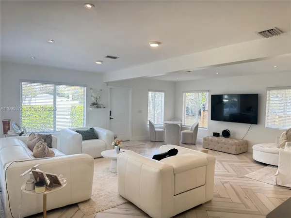 $6,000 | 44 Northwest 40th Street, Miami, FL 33127