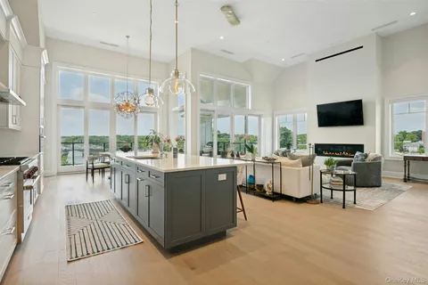 $2,648,000 | 710 Davenport Avenue, Unit 8, New Rochelle, NY 10805
