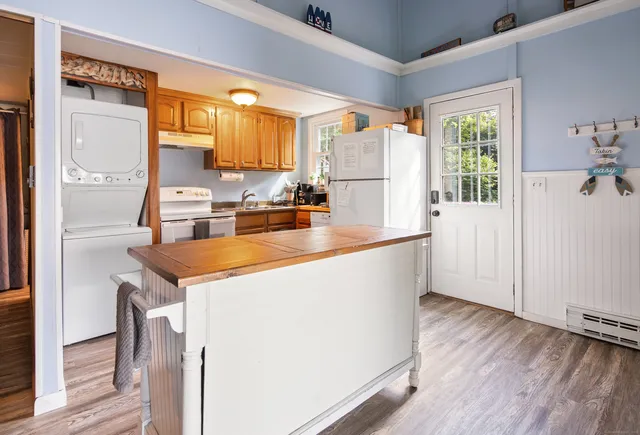 $374,900 | 71 Lake Road, Griswold, CT 06351