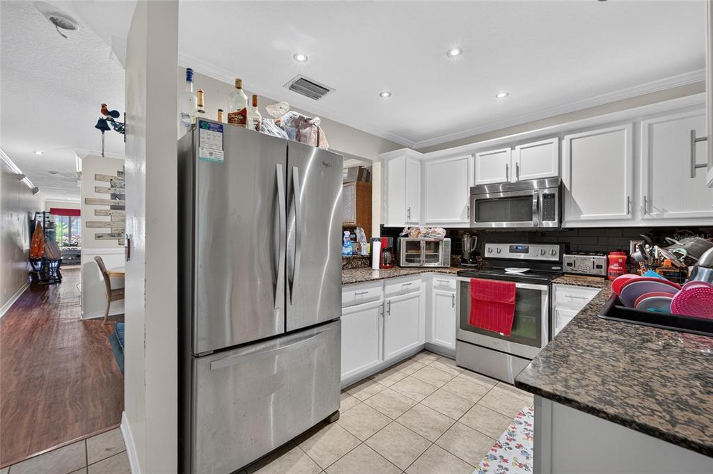 10818 Brickside Court Riverview, FL 33579 - Photo 15 of 46