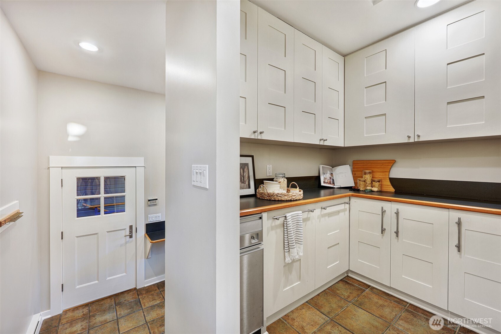 10431 Marine View Drive Southwest Seattle, WA 98146 - Photo 14 of 40