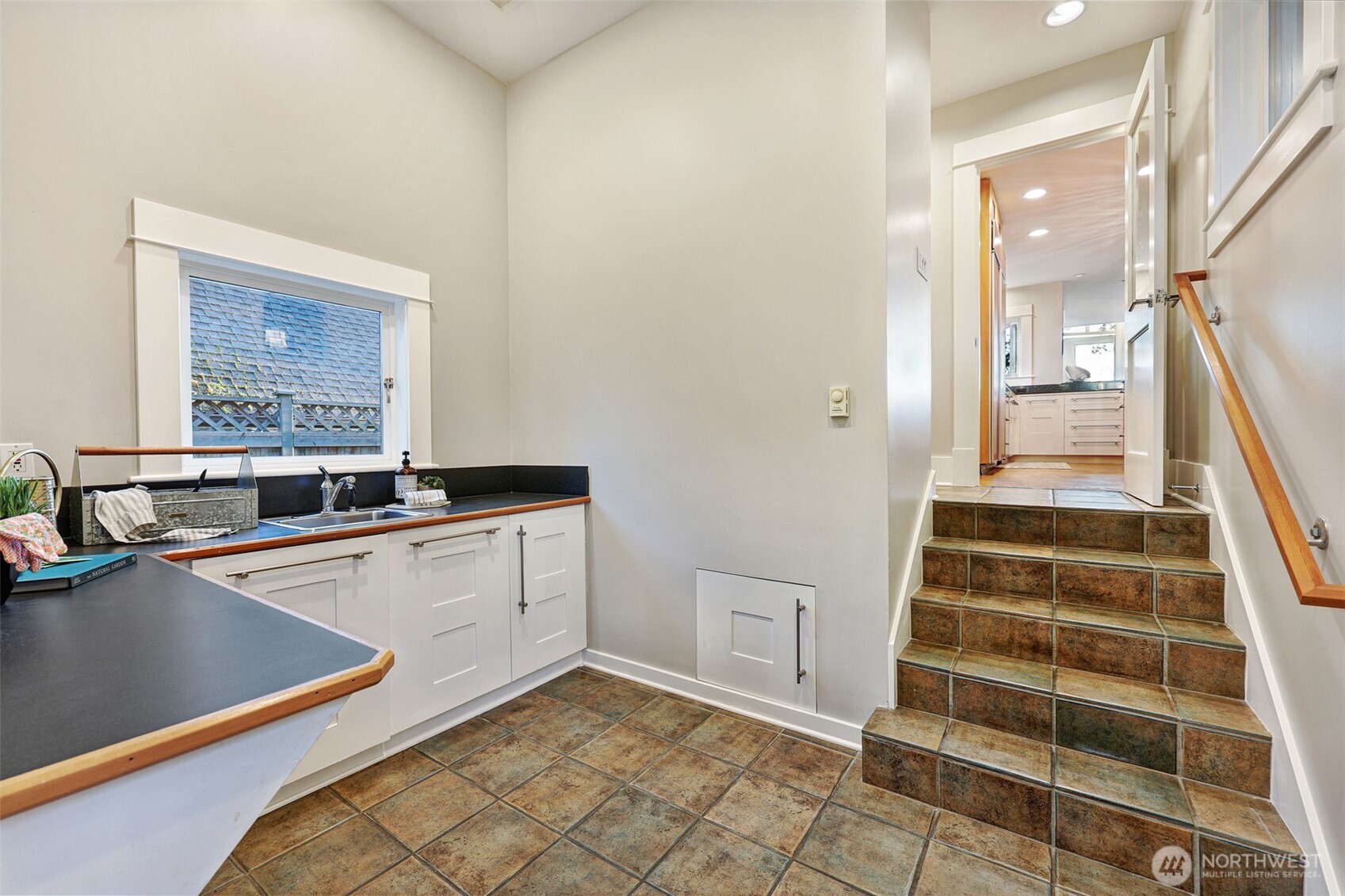10431 Marine View Drive Southwest Seattle, WA 98146 - Photo 15 of 40