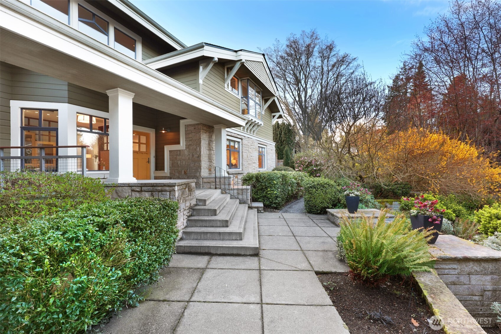 10431 Marine View Drive Southwest Seattle, WA 98146 - Photo 4 of 40