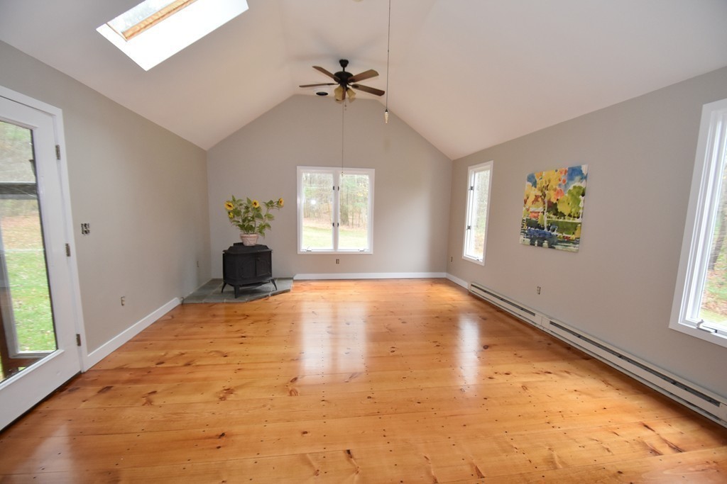 89 Hopkinton Road Upton, MA 01568 - Photo 4 of 22 Gallery Image 4