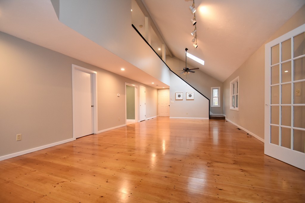 89 Hopkinton Road Upton, MA 01568 - Photo 7 of 22 Gallery Image 7