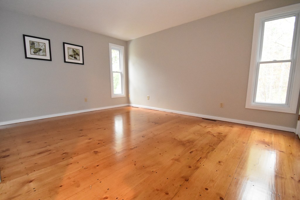 89 Hopkinton Road Upton, MA 01568 - Photo 9 of 22 Gallery Image 9