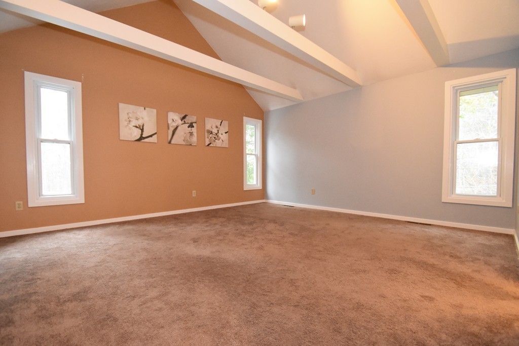 89 Hopkinton Road Upton, MA 01568 - Photo 10 of 22 Gallery Image 10