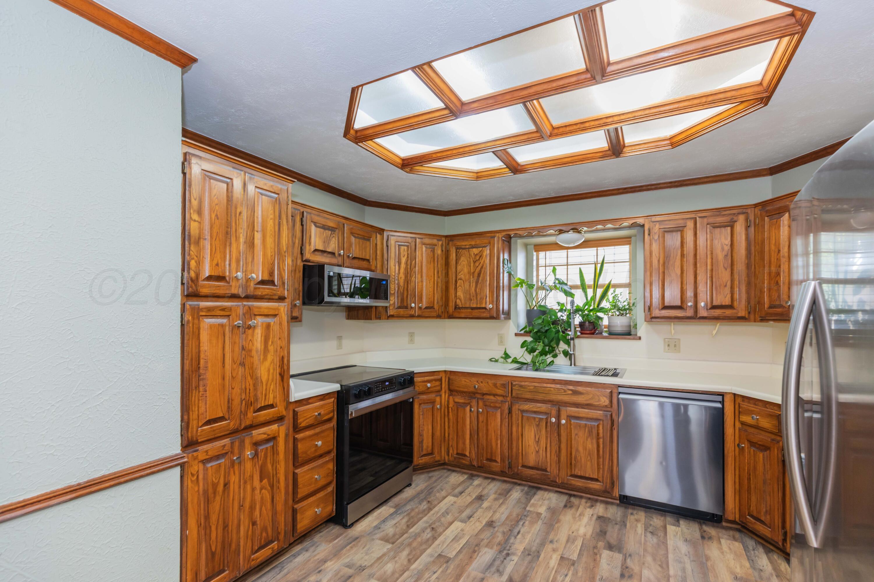 4206 Relatta Avenue Amarillo, TX 79110 - Photo 8 of 40 KITCHEN VIEW 3