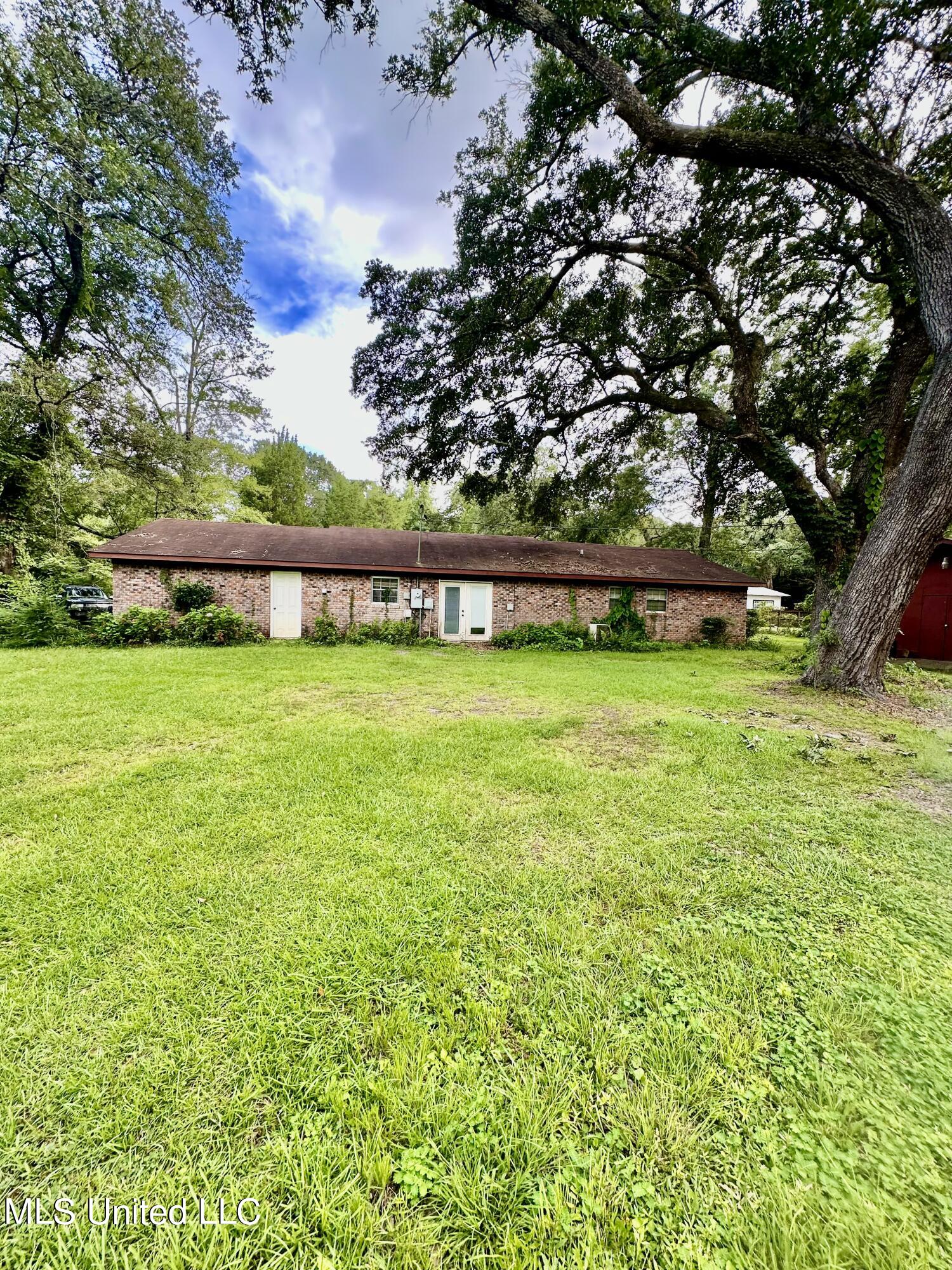 3517 Sheffield Road Moss Point, MS 39562 - Photo 7 of 14 IMG_9023