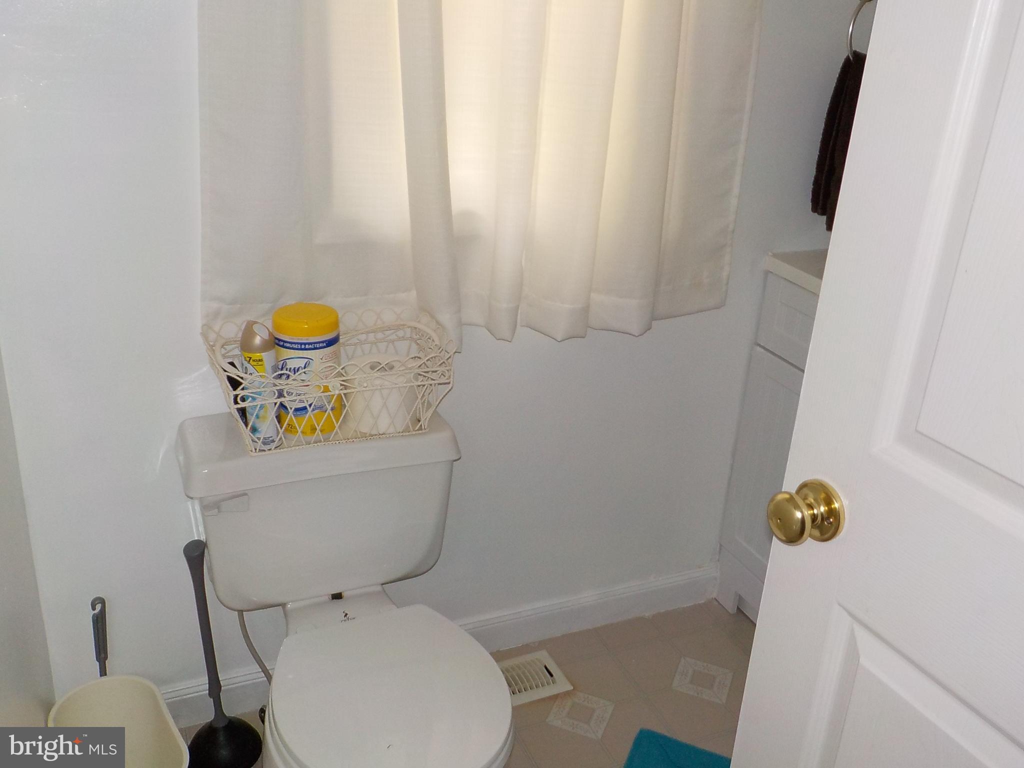 7808 Hoadly Road Manassas, VA 20112 - Photo 25 of 32 Bath 2