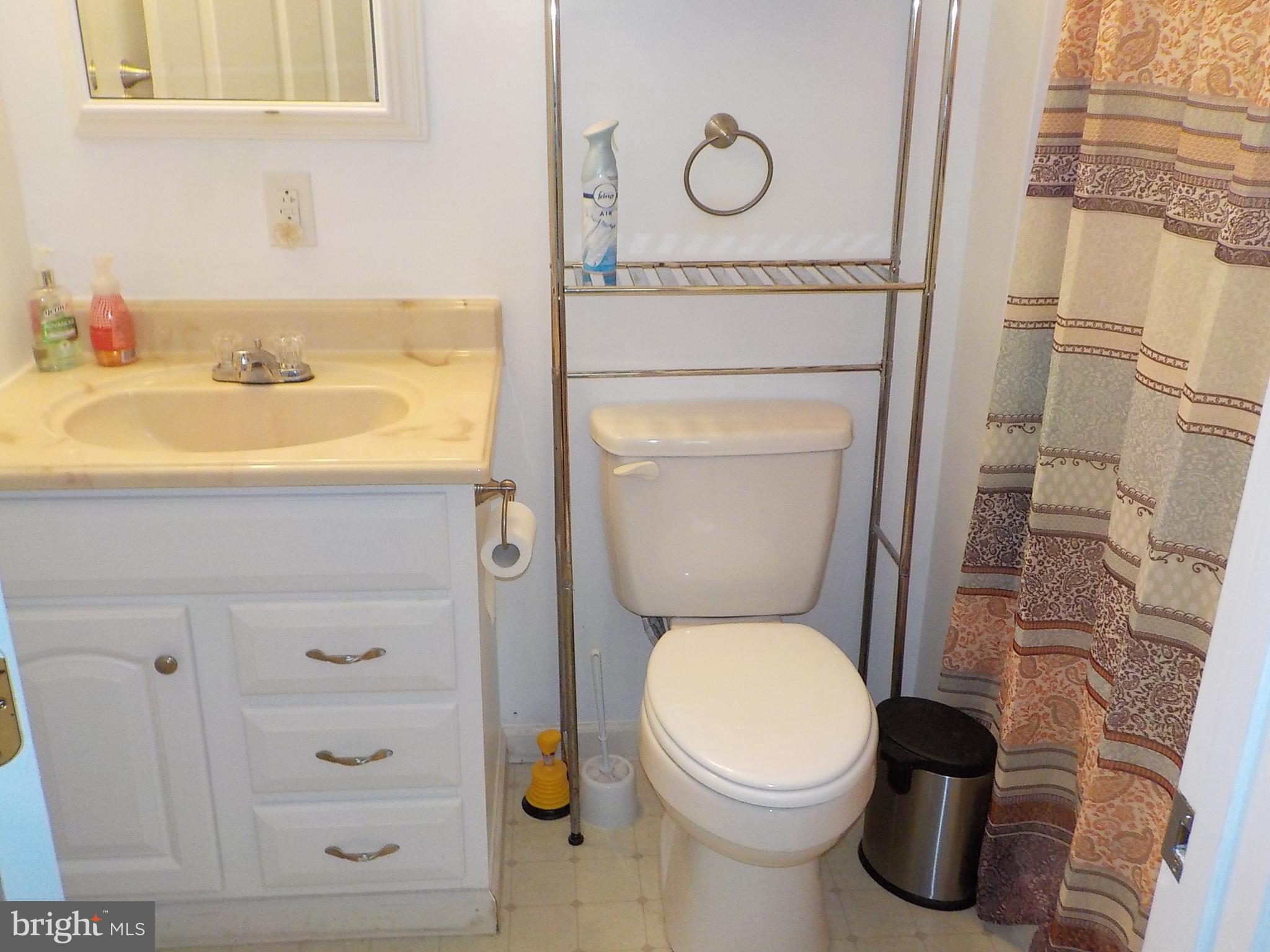 7808 Hoadly Road Manassas, VA 20112 - Photo 27 of 32 Bath 3