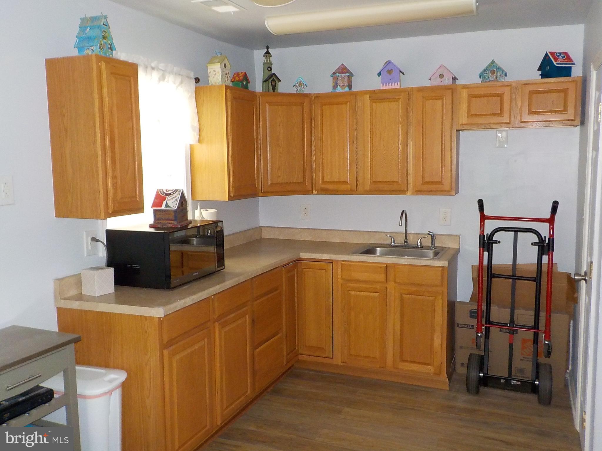 7808 Hoadly Road Manassas, VA 20112 - Photo 29 of 32 Kitchenette