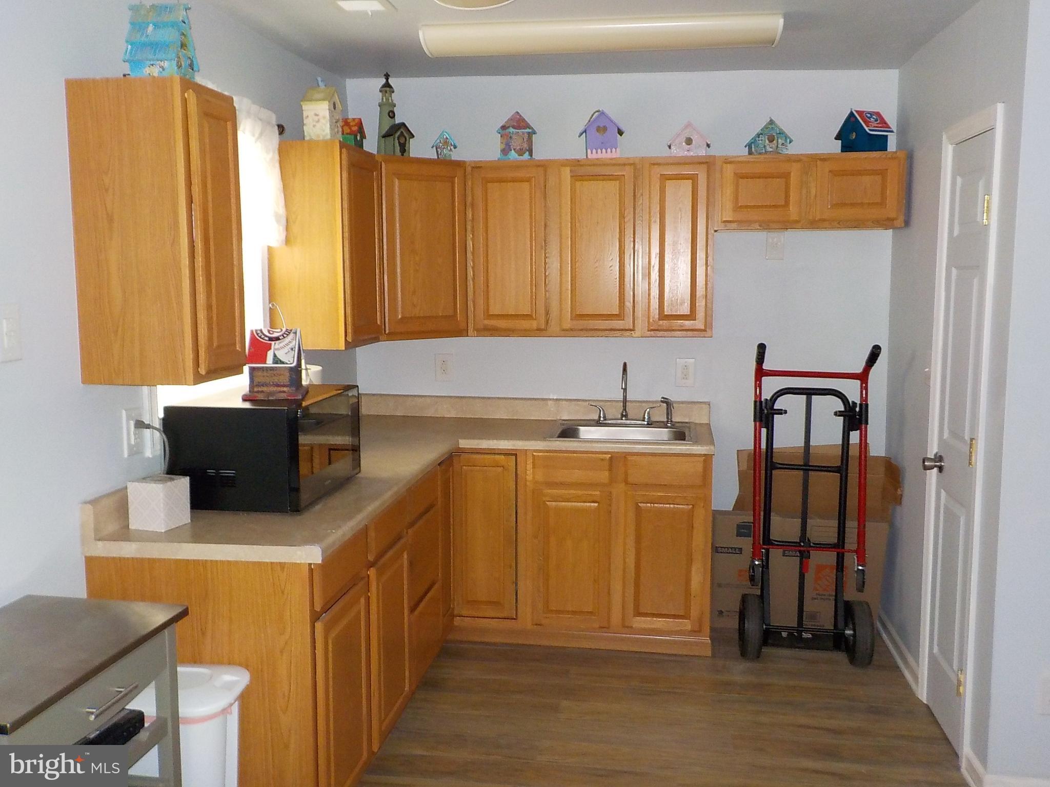 7808 Hoadly Road Manassas, VA 20112 - Photo 30 of 32 Kitchenette