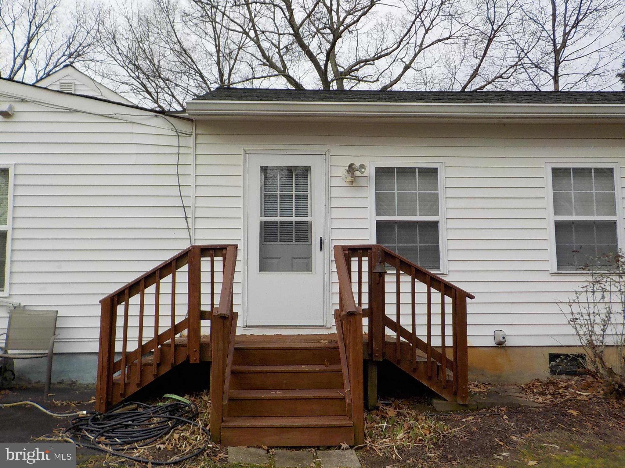 7808 Hoadly Road Manassas, VA 20112 - Photo 5 of 32 Side Entrance
