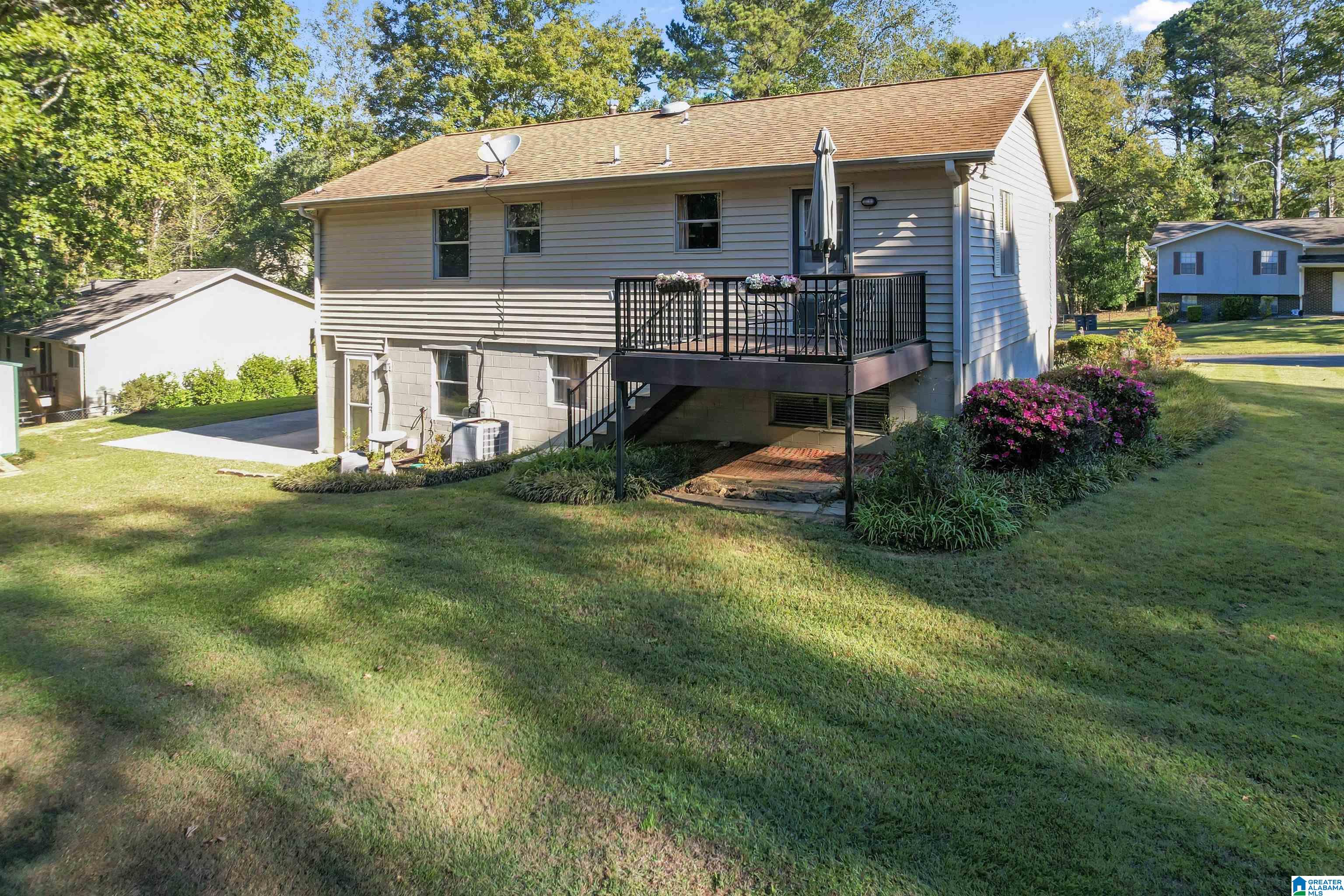 1702 Gardenridge Road Gardendale, AL 35071 - Photo 5 of 38