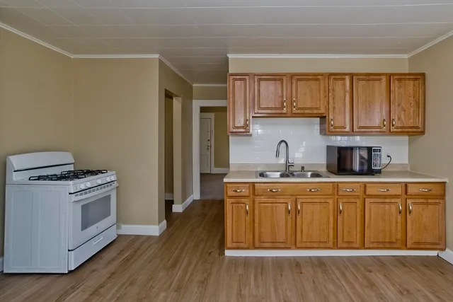 $1,450 | 1196 Grattan Street, Unit 3L, Chicopee, MA 01013