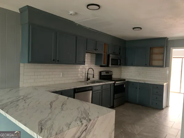 $1,900 | 95 Willowick Drive, Lithonia, GA 30038