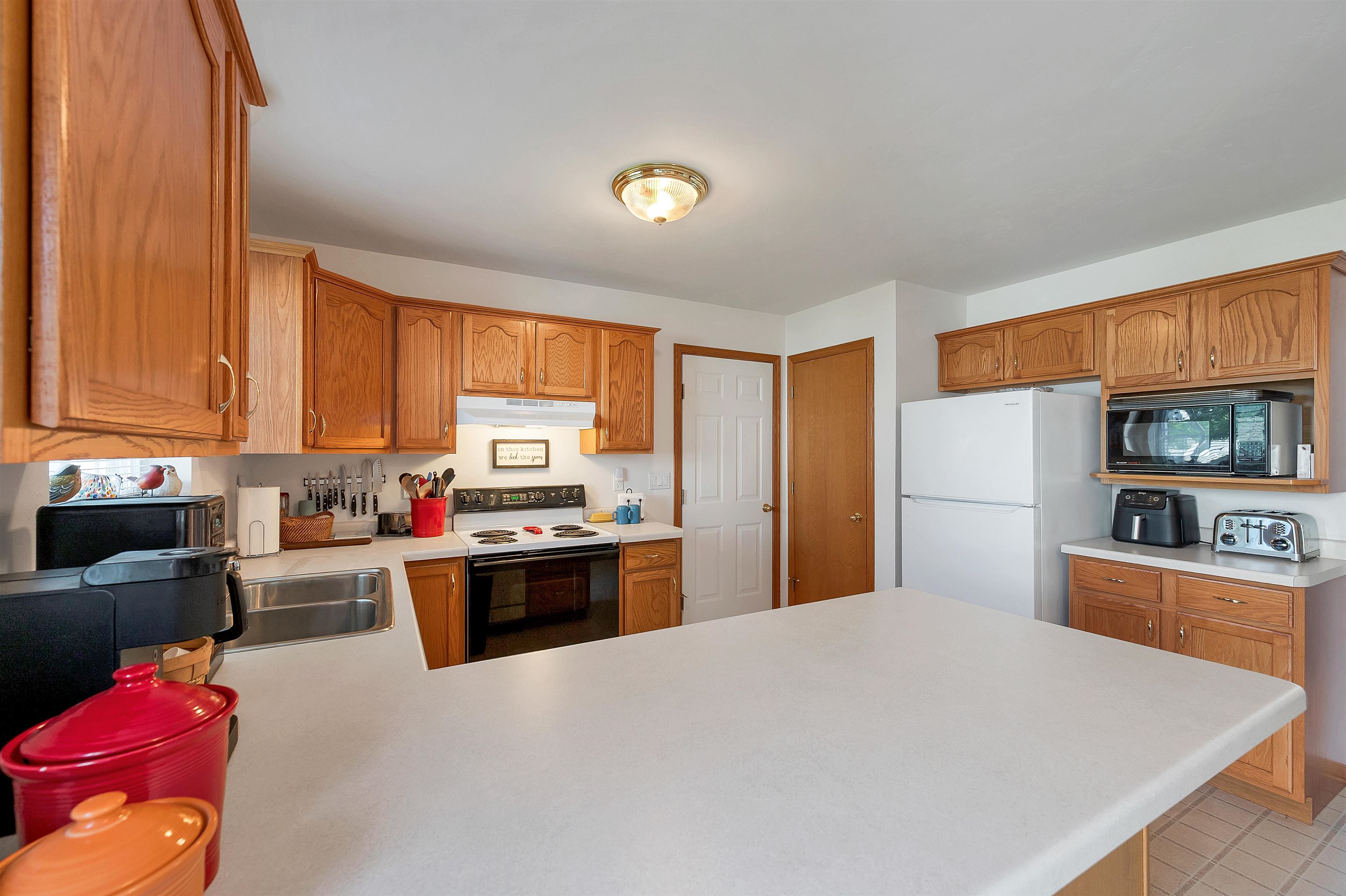 2535 Gemini Road Green Bay, WI 54311 - Photo 12 of 45