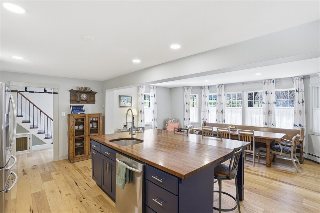 11 Graniteville Road Westford, MA 01886 - Photo 5 of 37