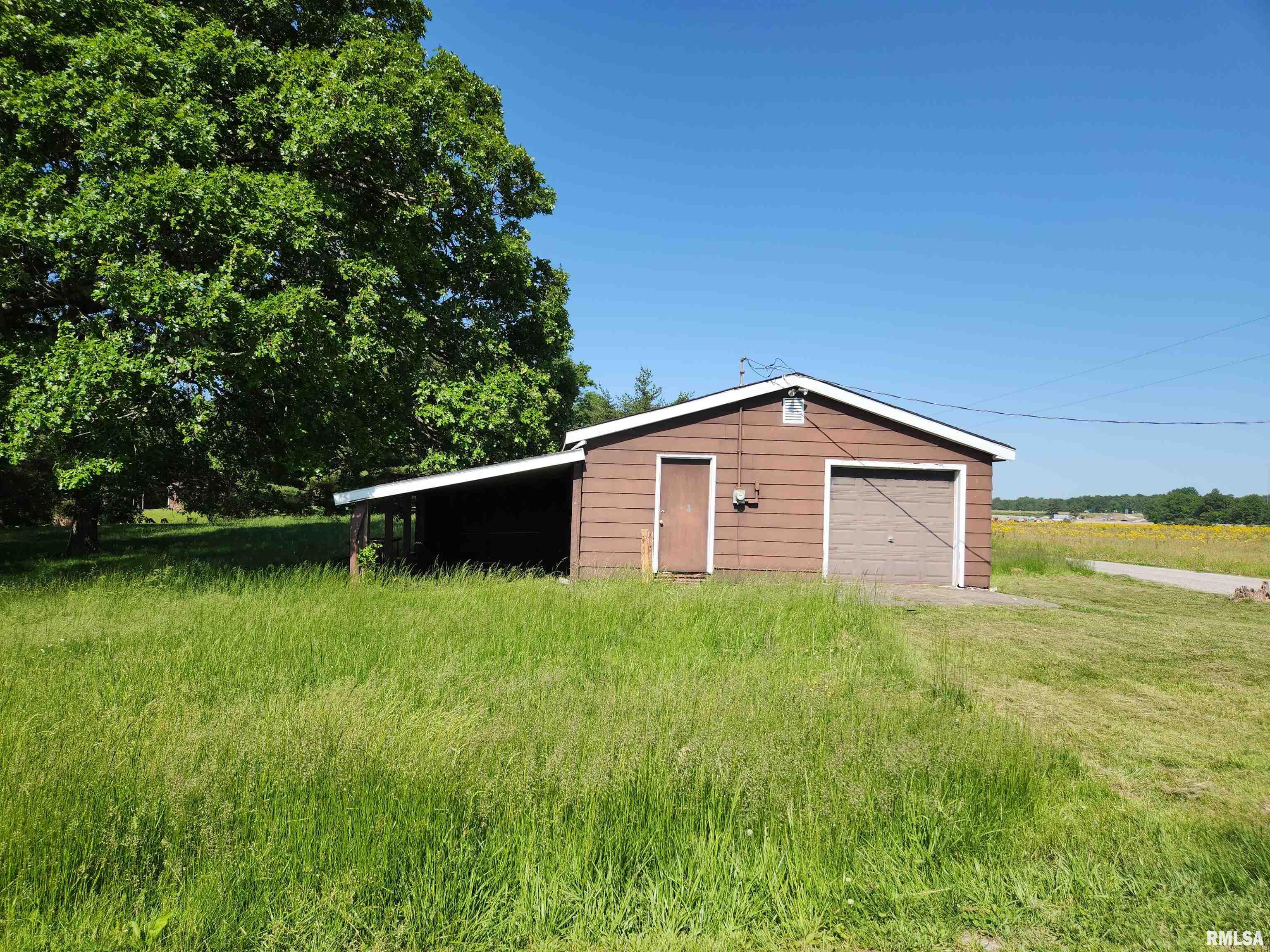 6535 East Yale Road Woodlawn, IL 62898 - Photo 4 of 22 Gallery Image 4