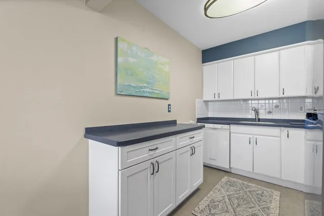 $119,900 | 2420 South Federal Highway, Unit 19, Boynton Beach, FL 33435