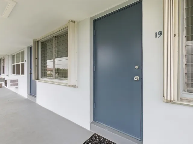 $119,900 | 2420 South Federal Highway, Unit 19, Boynton Beach, FL 33435