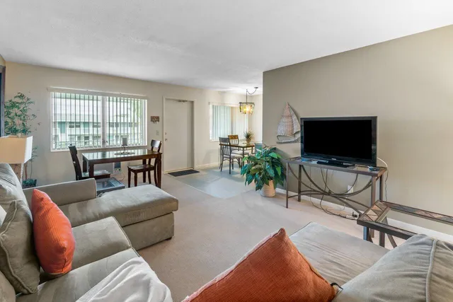 $119,900 | 2420 South Federal Highway, Unit 19, Boynton Beach, FL 33435